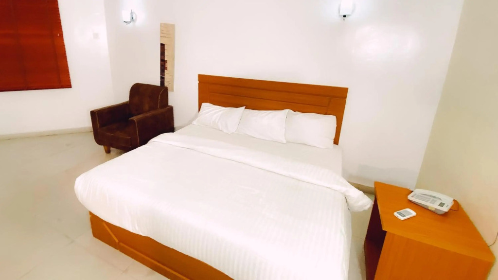 Royal Court Lounge & Boutique Hotel
