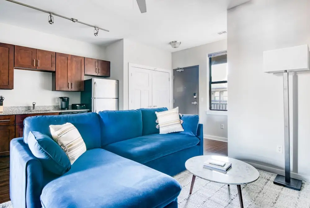 CozySuites Music Row Bold 1BR in Midtown Nashville