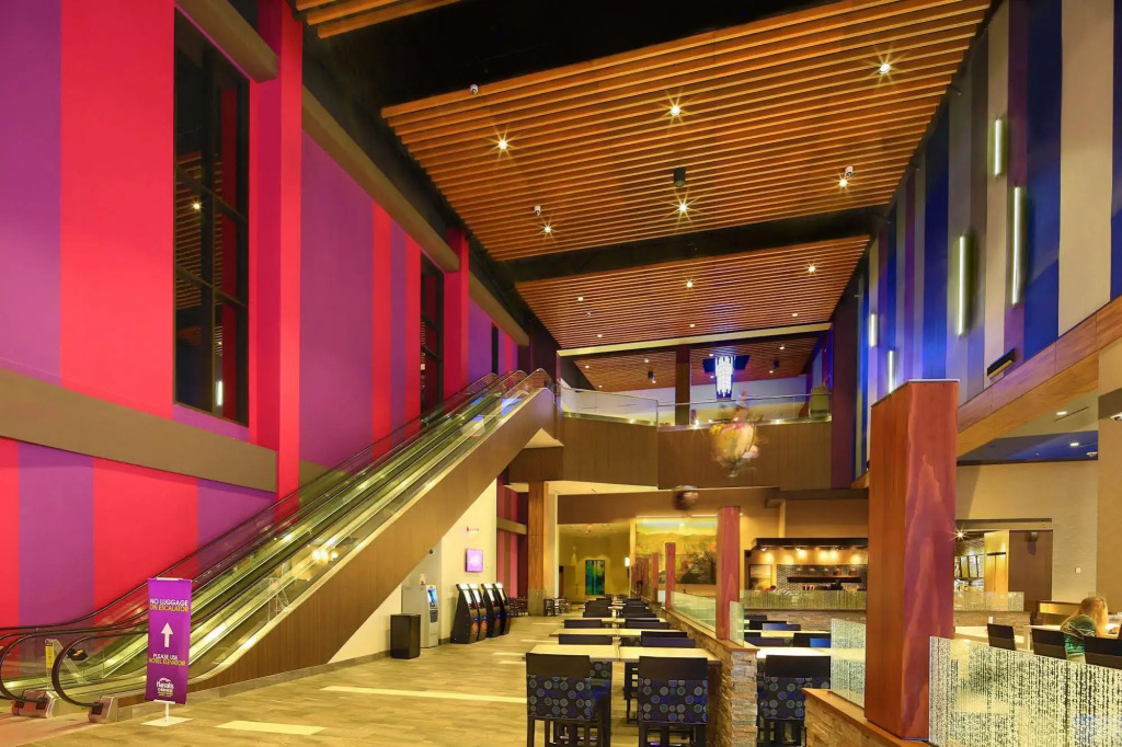 Harrahs Cherokee Valley River Hotel & Casino - A Caesars Rewards Destination