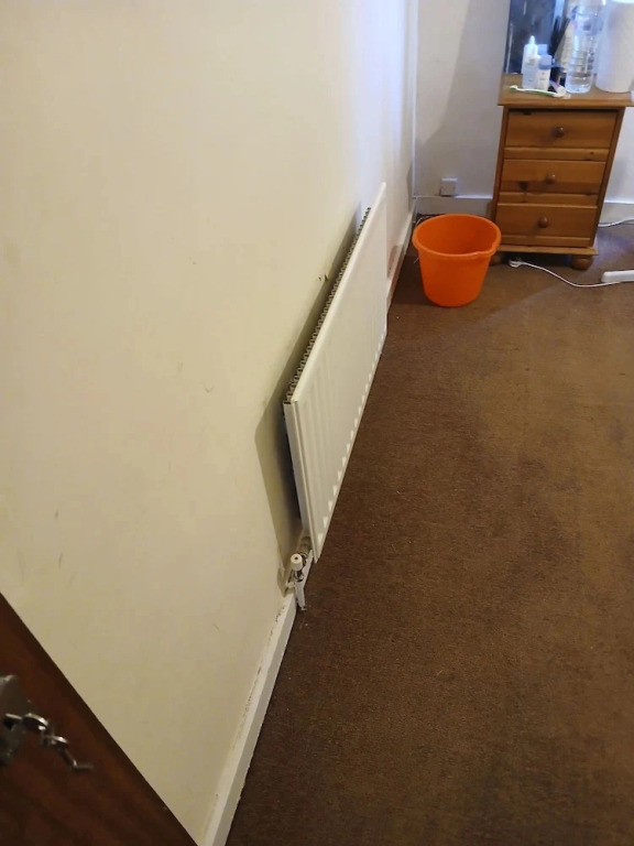 Room-room in a Family House