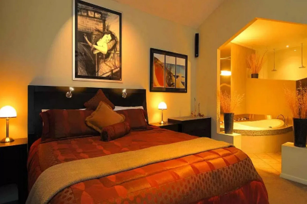 Riverview Rise Retreats