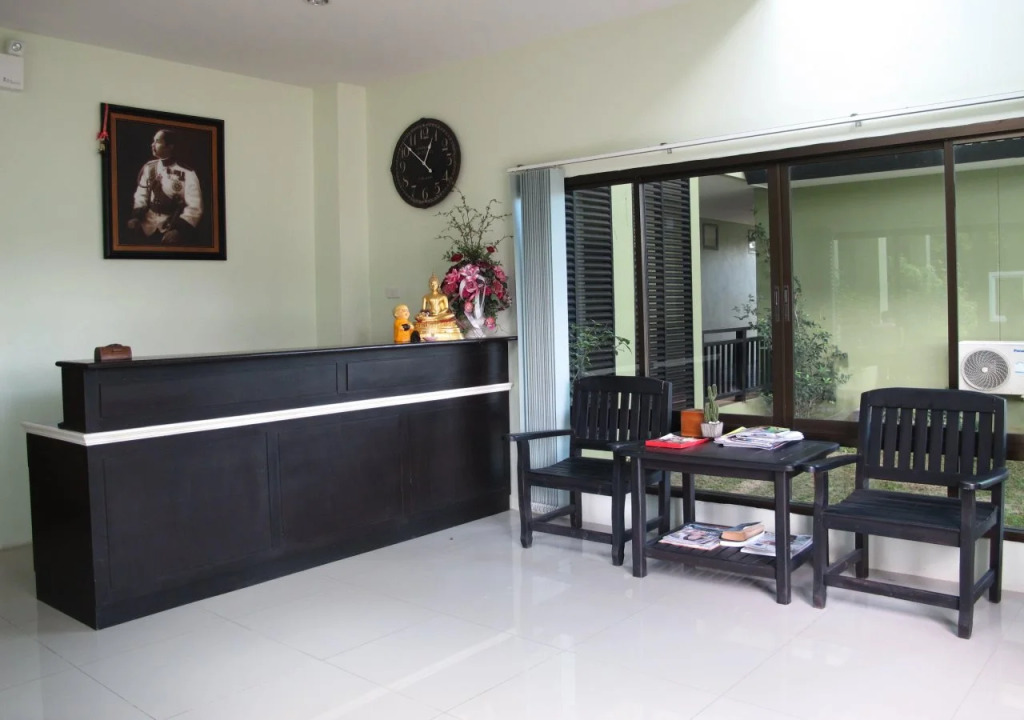 Koh Loi Hotel