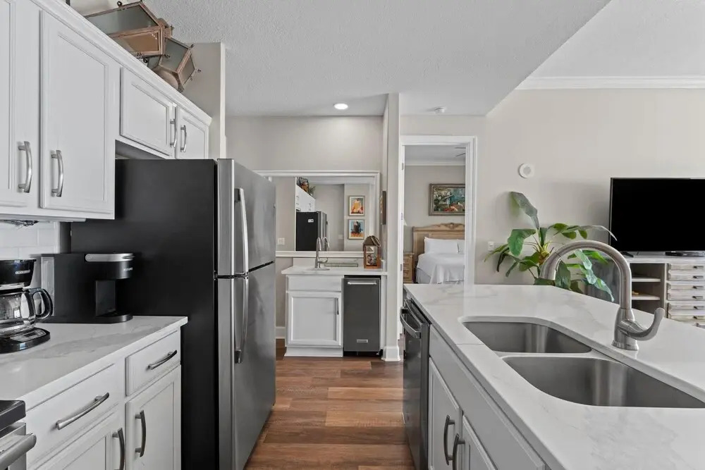 Regency Isle Penthouse 1106