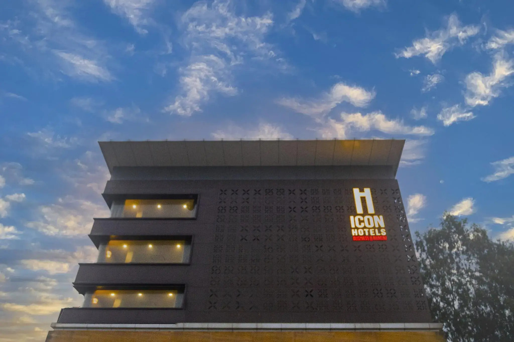 Icon Business Hotel by Bhagini