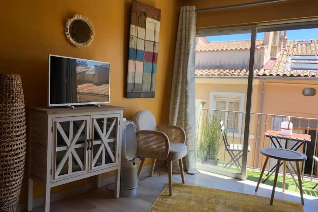Nice Studio 20 M Near The Place D'albertas!