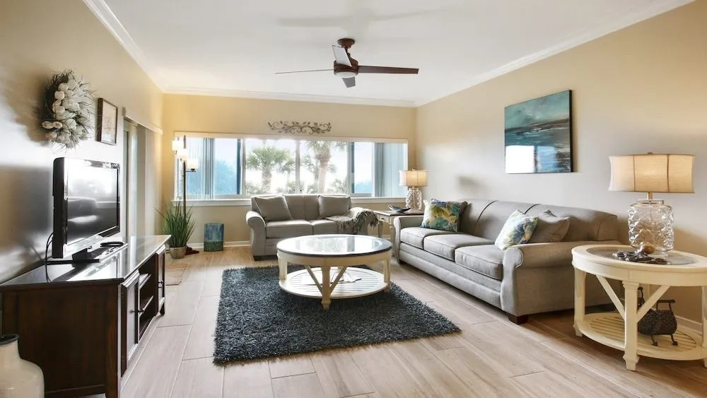 410 Captain's Walk - 2 Br villa by RedAwning