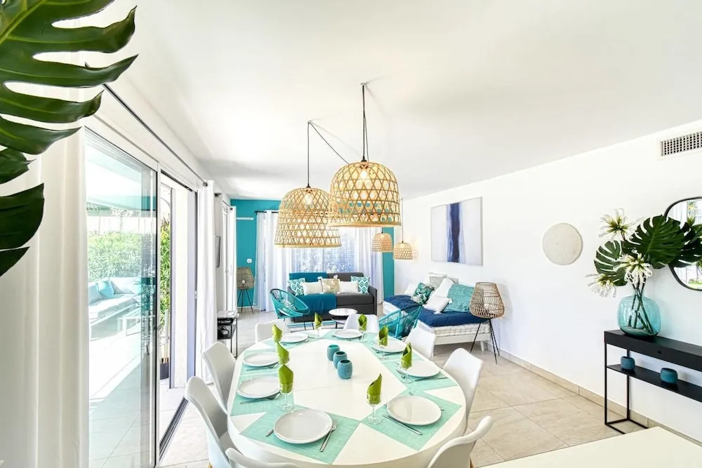 Nice Apartment With Private Garden, Pool & Parking
