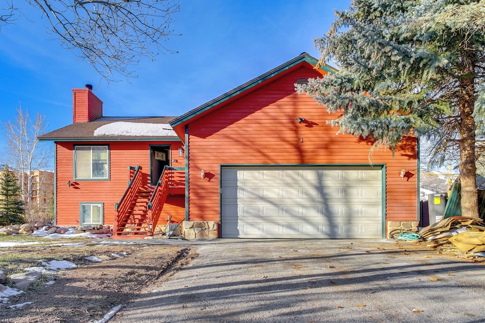 Walk to Cabriolet Lift! 3,600-sq-ft Family Home