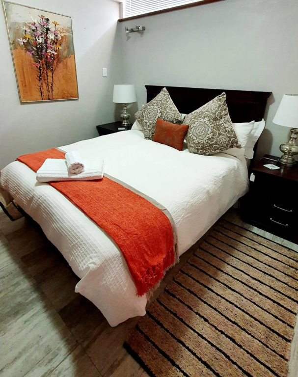 Laboria 102 & 103 (Adults Only)