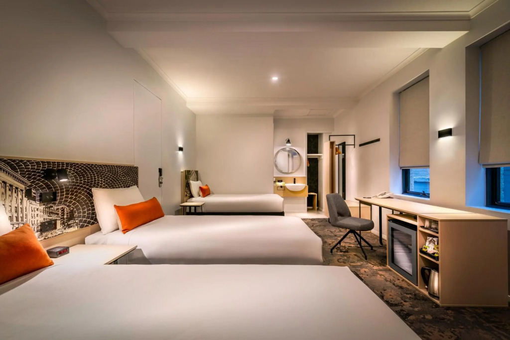 Batmans Hill on Collins