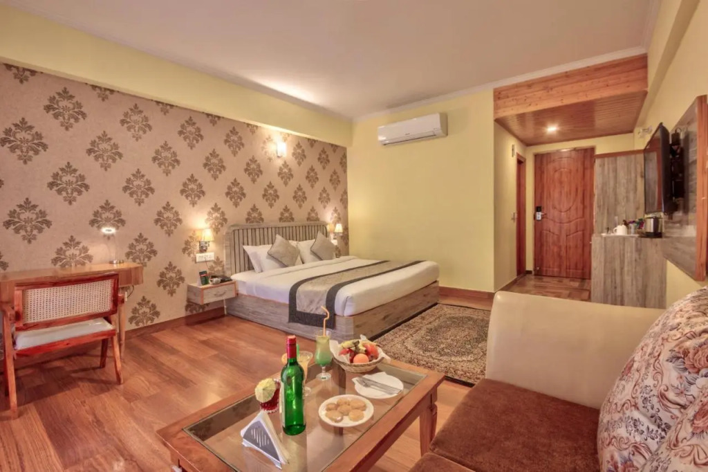 Snow Flakes Resort And Spa Centrally Heated Luxury Resort
