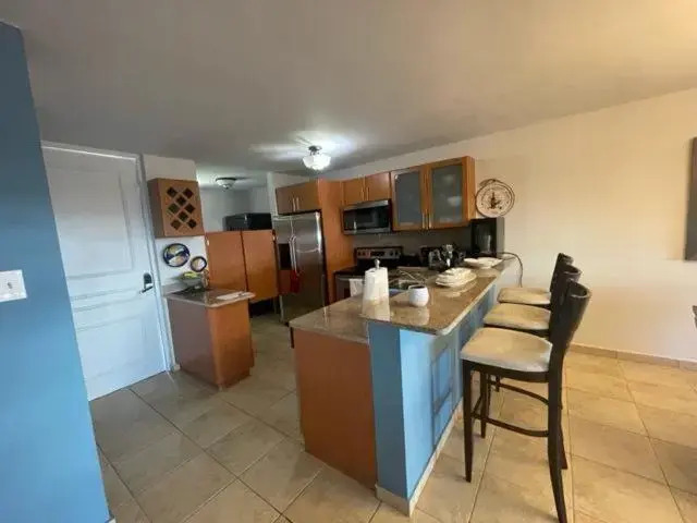3 Bedroom Apt. Close to Main Beaches/Attractions