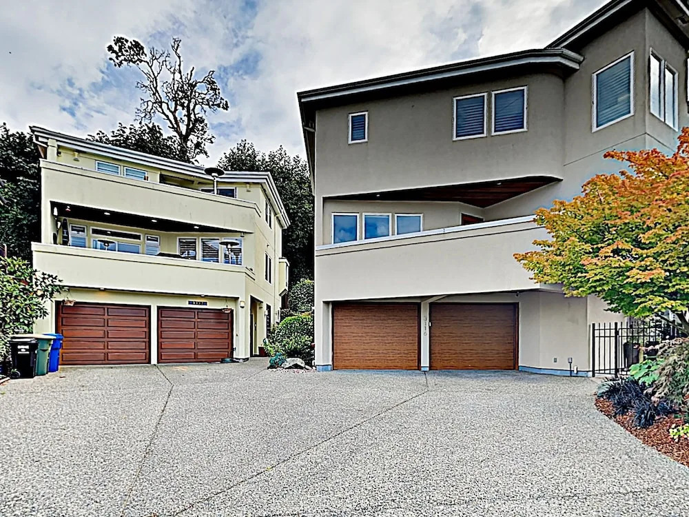 New Listing! Chic Alki Beach W/ Bay Views 4 Bedroom Home