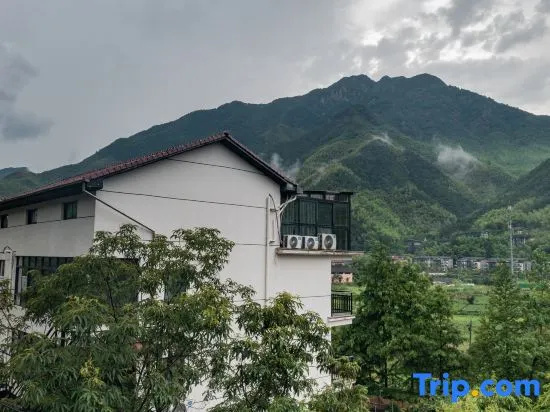 Yunshang Grassland·Yusong Mountain and Sichuan Private Tang meeting Family Holiday Meishu