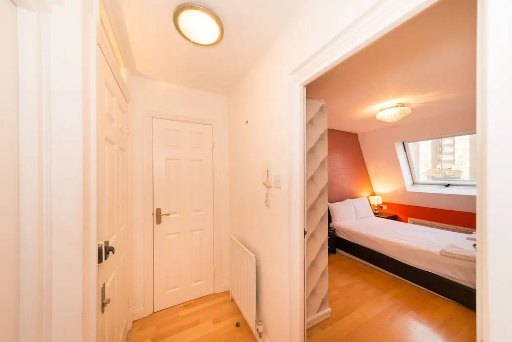 Beautiful West Ken One Bed Apartment