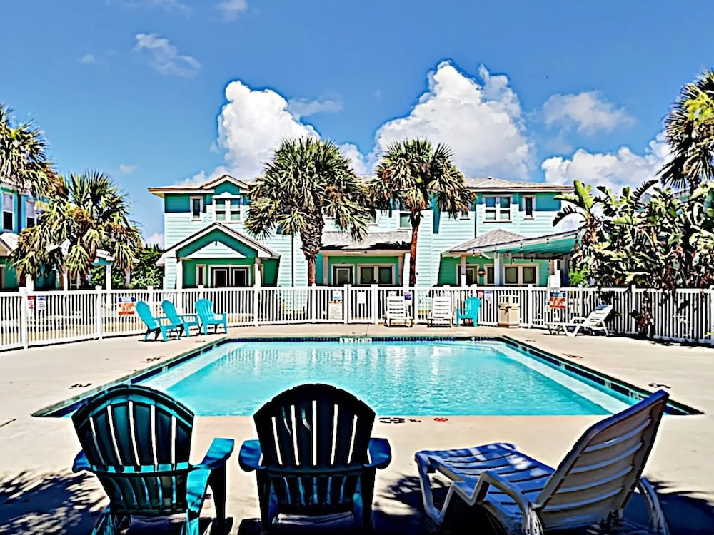 #403 The Commons 3 Bedrooms 2.5 Bathrooms Townhouse