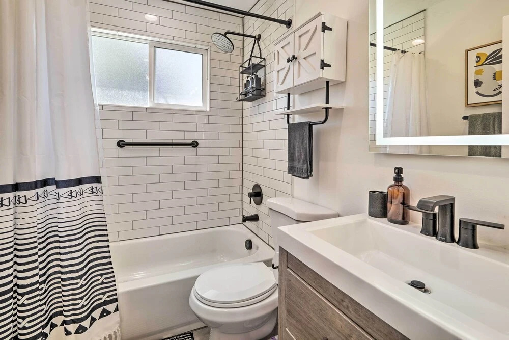 Scottsdale Retreat w/ Hot Tub, 2 Mi to Old Town