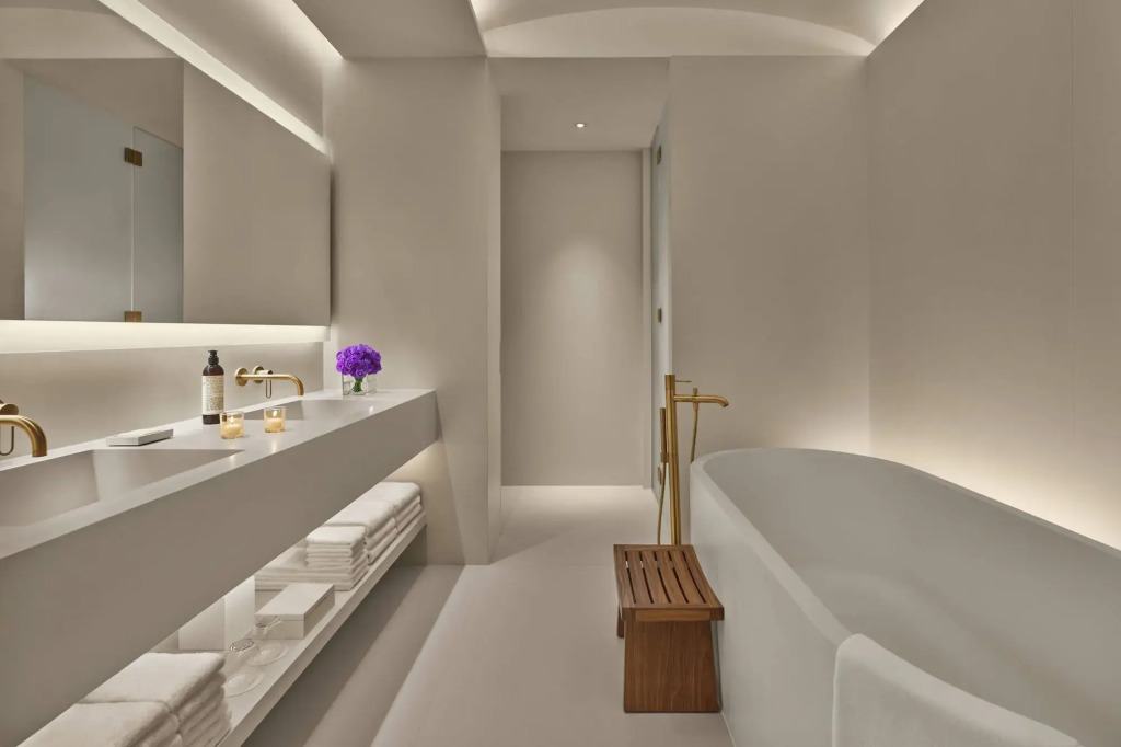 The Singapore EDITION