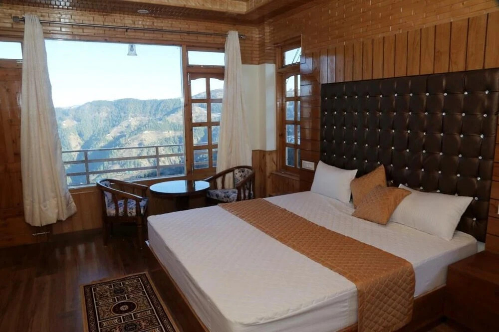 Wood Crista Retreat by Park Tree