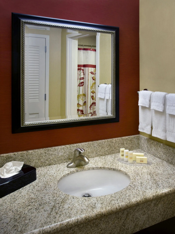 Courtyard by Marriott Pittsburgh Airport