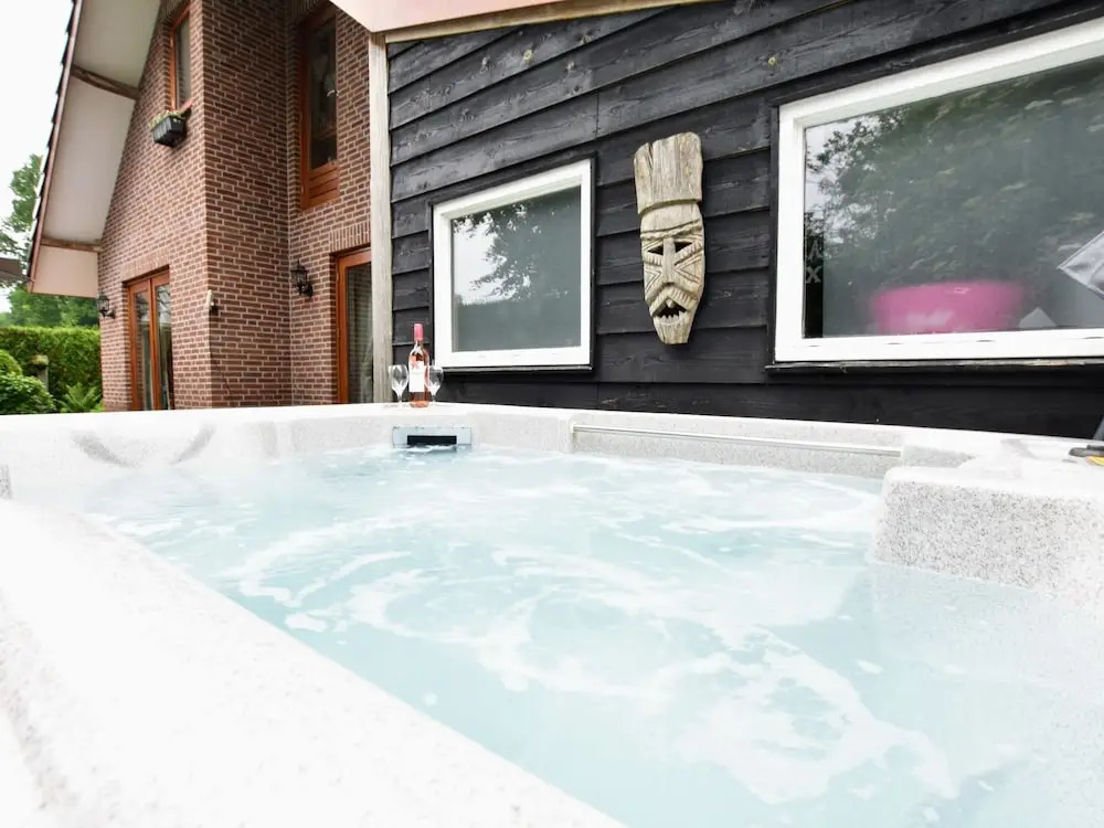 Secluded Holiday Home in Voorthuizen by the Lake