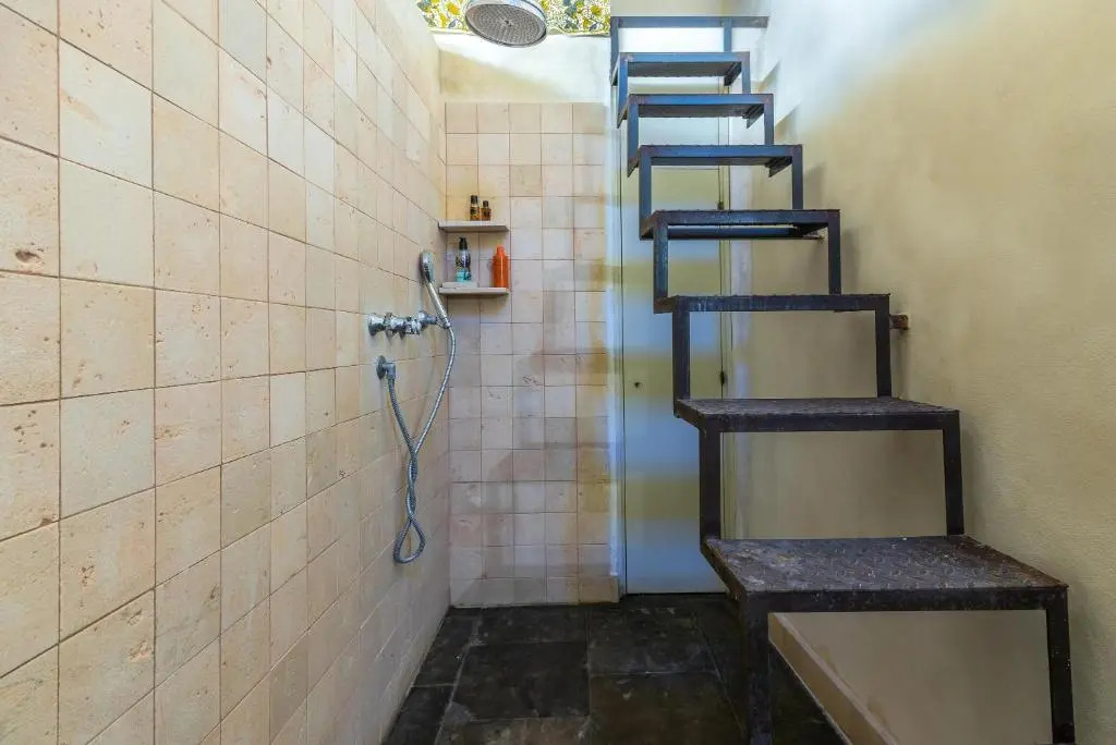 Velasquez Suite House