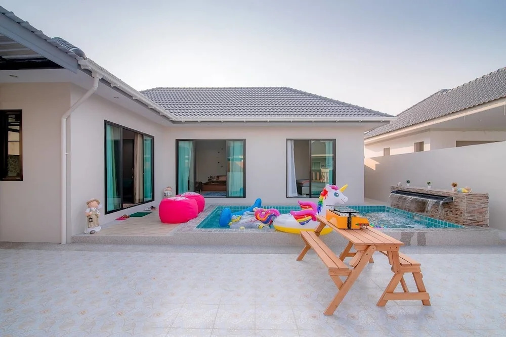 Hani Pool Villa