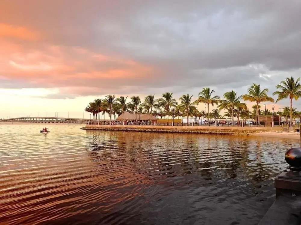 Punta Gorda 3-Bedroom Canalfront Vacation Home with Pool 3 Home