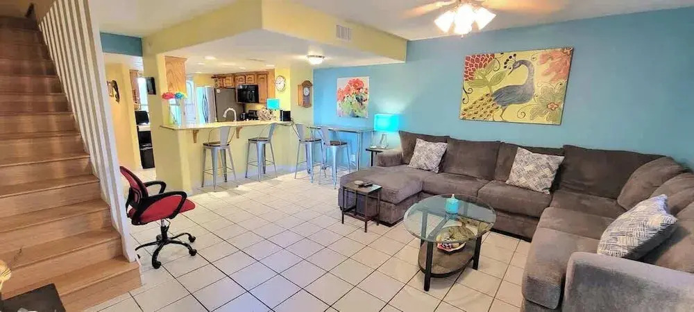 Near Beach - Cute & Cozy Pool