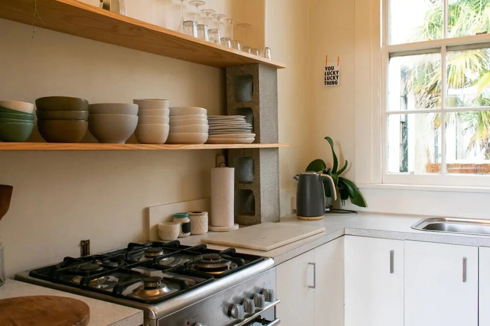 1930s Character 1 Bedroom Apartment With Sky Tower Views