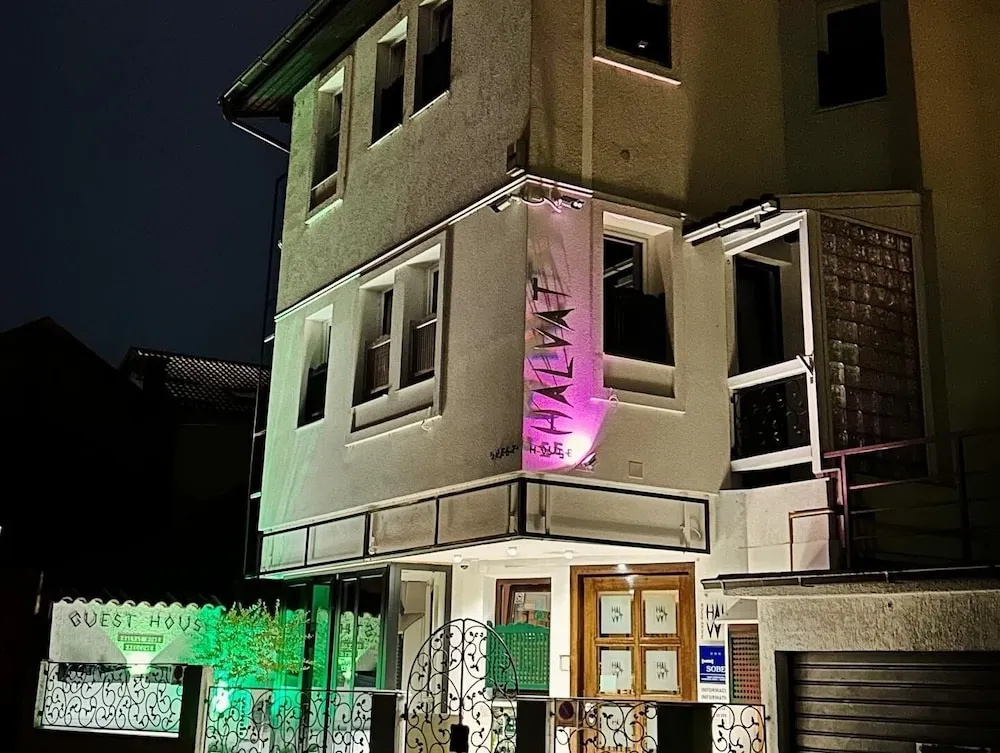 Halvat Guesthouse