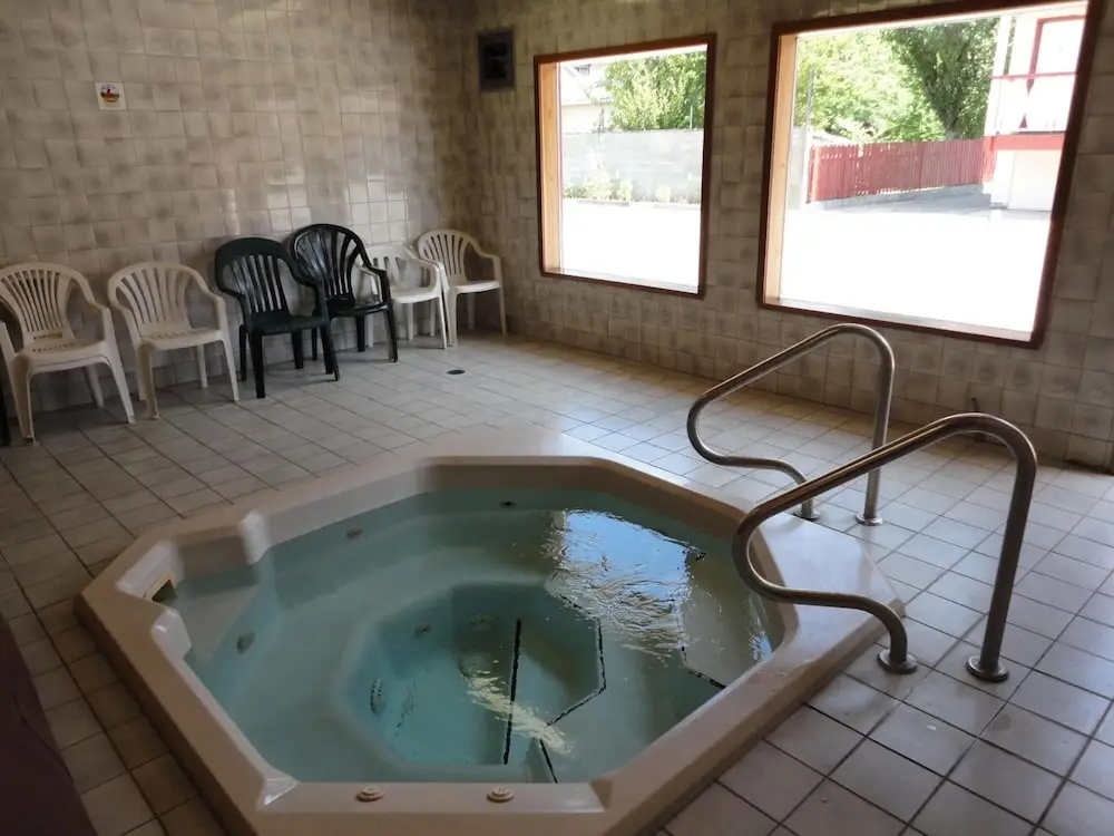 Falcon Resort