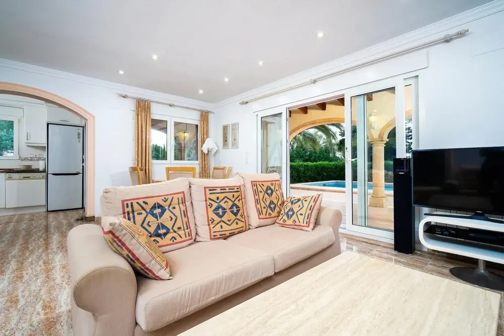 Charming 3-bed Villa in Denia, First Beach Line