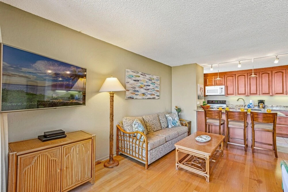 Kaanapali Shores Studio 642 Studio Bedroom Condo by RedAwning