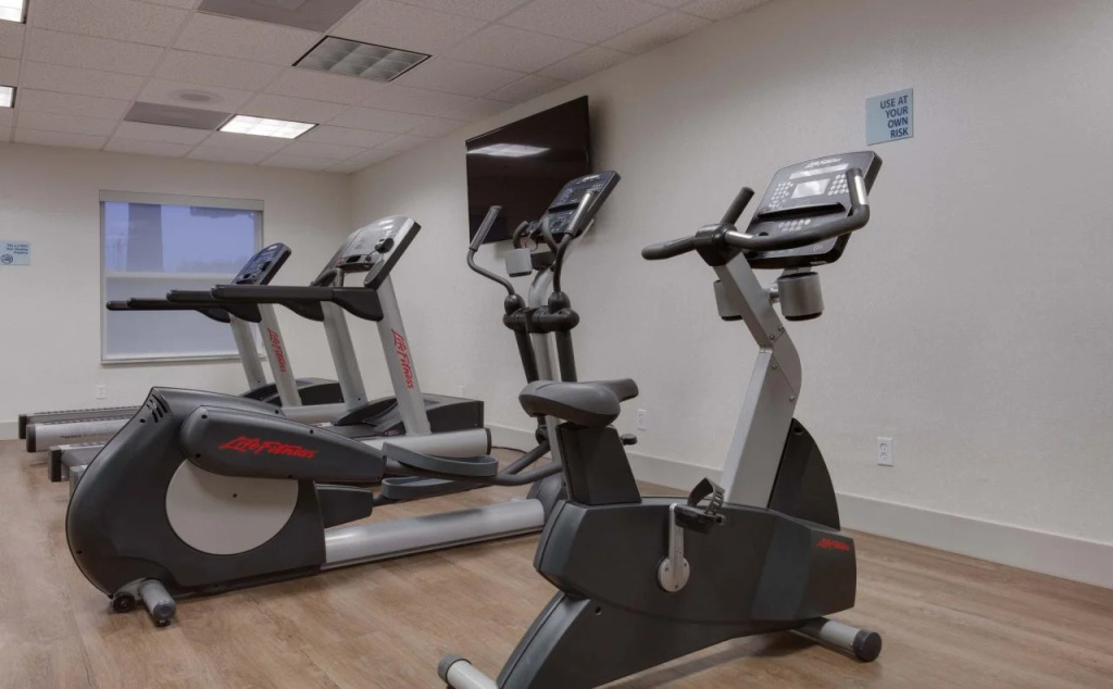 Holiday Inn Express & Suites Orlando International Airport by IHG