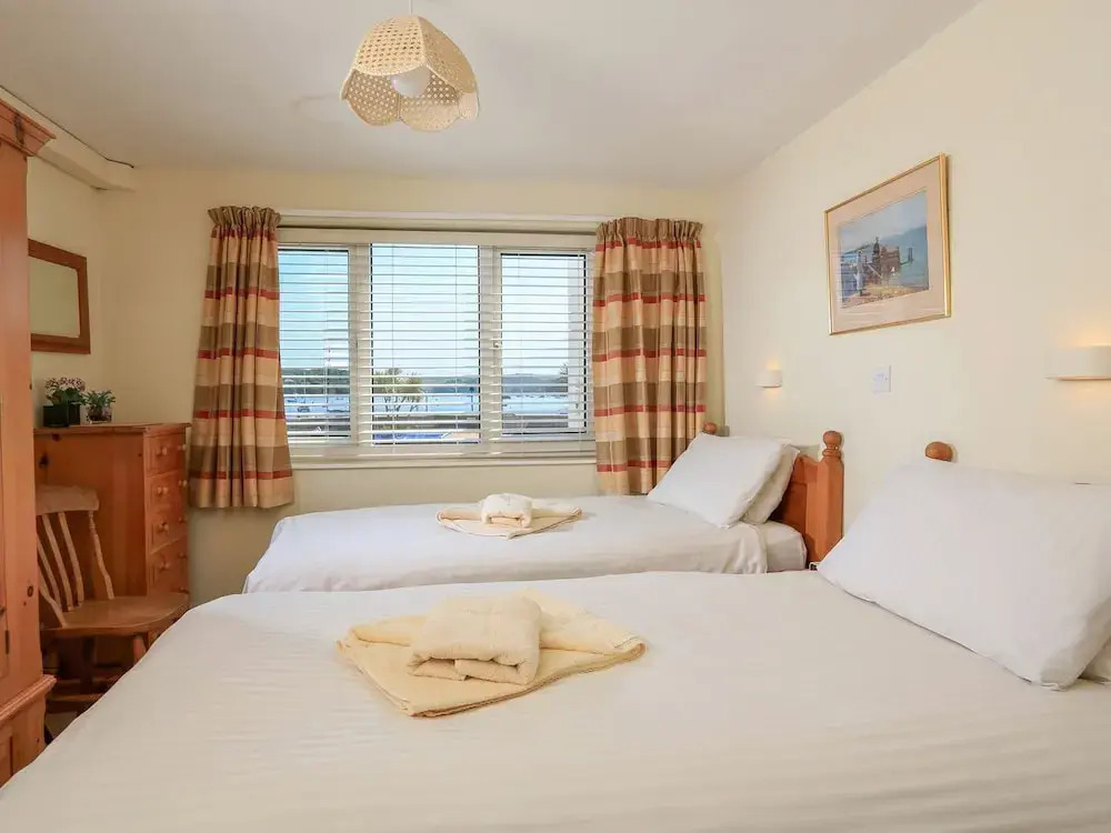 3 The Salcombe