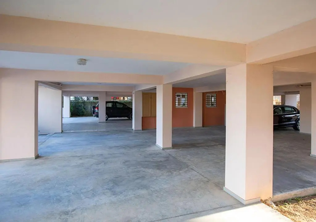 V Luxury Apartment 1