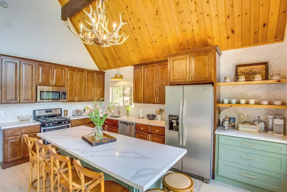 Designer A-frame in Lake Arrowhead w/ Game Room