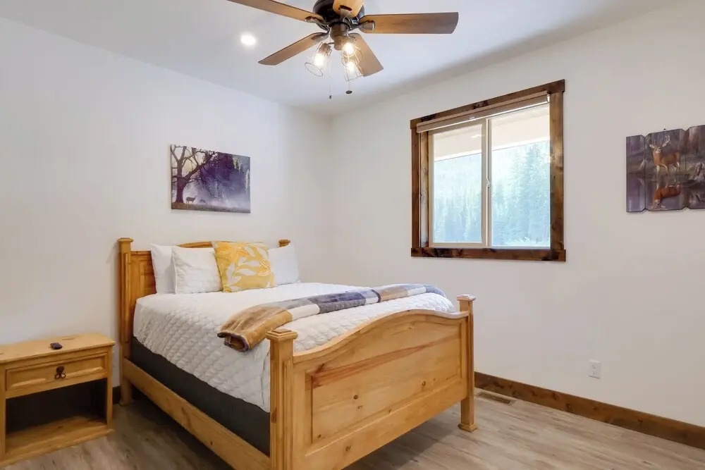 Hot Tub, Pool Table & Fireplace: 5 Mi to Breck!