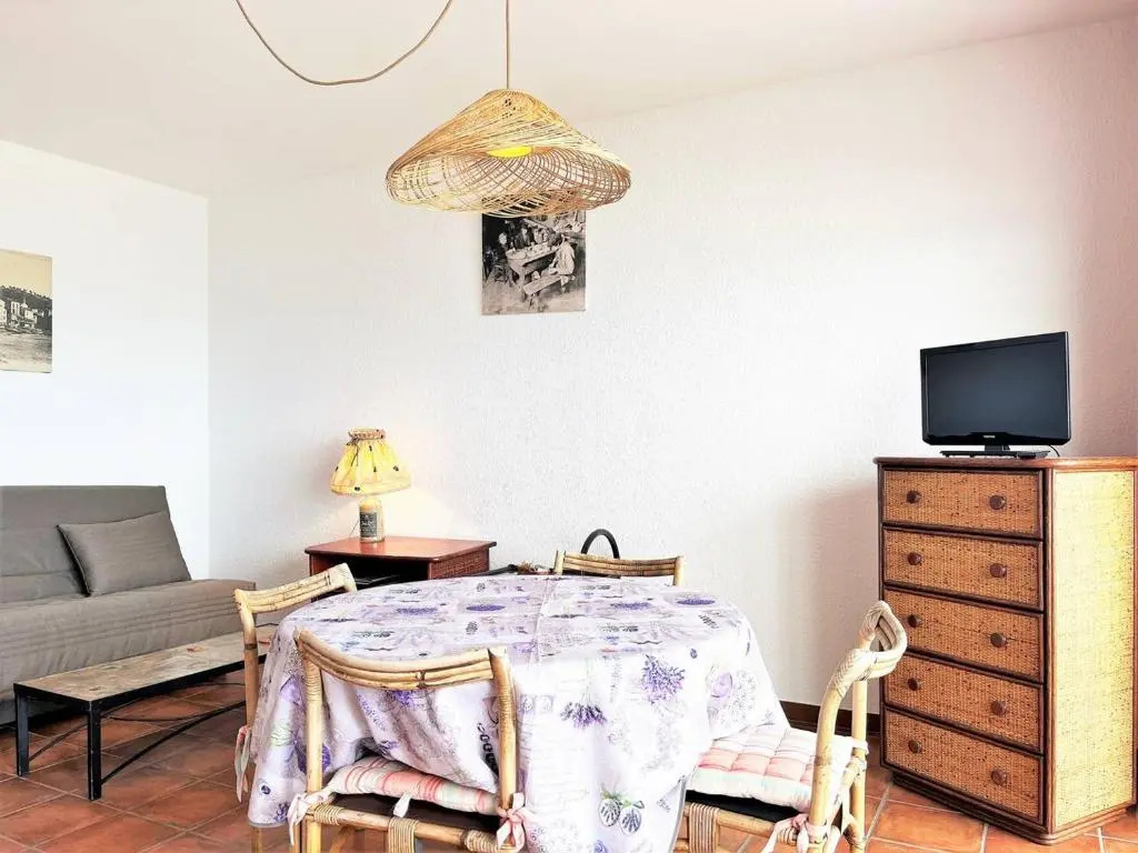 Appartement Le Lavandou, 2 pièces, 4 personnes - FR-1-251-376