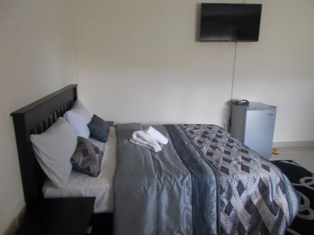 Shema Guest Lodge