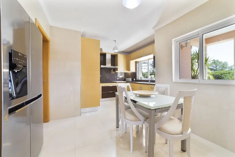 Duma in Albufeira With 4 Bedrooms and 4 Bathrooms