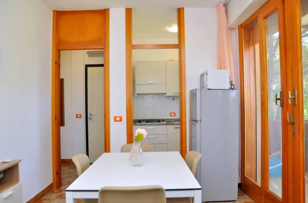 Modern Flat With Terrace for 5 Guests - Beahost