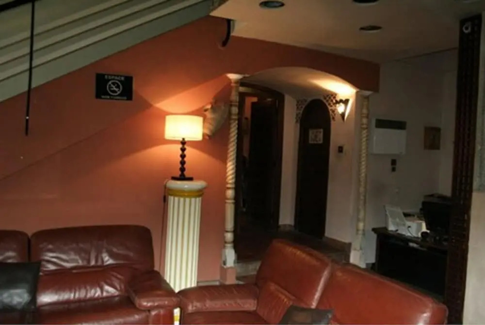 Ambassy Hotel
