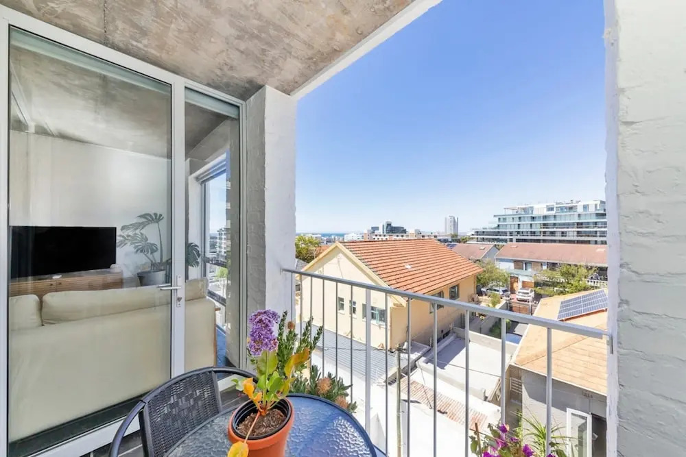 Seaside Studio Apartment, 9 Mins to Queens Beach!