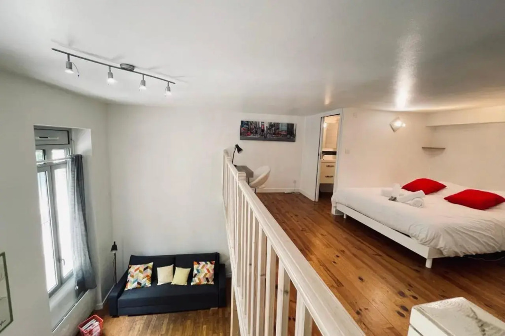 Beautiful Duplex Near Downtown