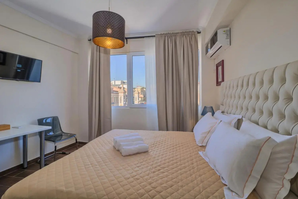 Ermou Fashion Suite #509 @ Plaka - King Size Bed