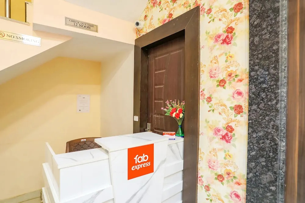 FabHotel Namaste Kashi