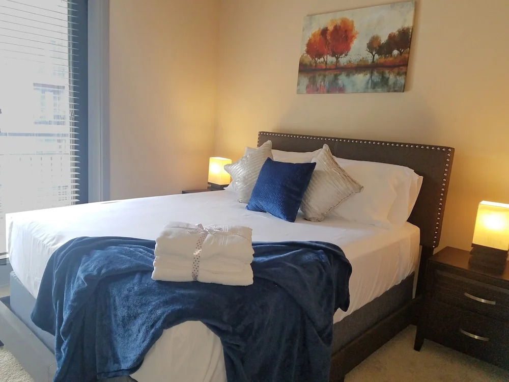 Stay Smart Live Oak St Uptown Downtown