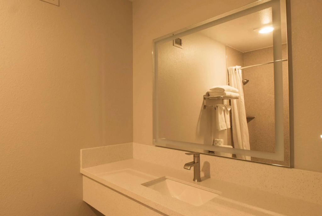 Days Inn by Wyndham Carlsbad